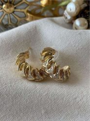 Luseera Pozłacane kolczyki-wkrętki z cyrkoniami rozmiar: onesize. Żółte kolczyki Luseera, z cyrkonią, pozłacane. Za 43.99 zł.