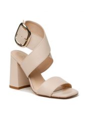 Solo Femme Sandały 30709-13-L98/000-07-00 Beżowy. Brązowe sandały Solo Femme, bez wzorów, ze skóry, bez obcasa, na słupku, bez zapięcia. Za 249.99 zł.