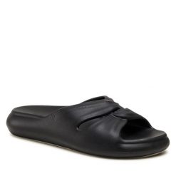 Klapki Melissa. Czarne klapki Melissa, bez wzorów, bez obcasa. Za 399.99 zł.