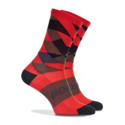 Skarpetki rowerowe Rogelli RCS-14. Czarne skarpety Rogelli, bez wzorów, z elastanu. Za 69.99 zł.