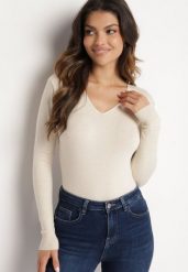 Jasnobeżowy Sweter z Bawełną i Dekoltem w Serek Etarevia. Brązowe swetry Born2be, bez wzorów, z bawełny, bez ramiączek. Za 24.99 zł.