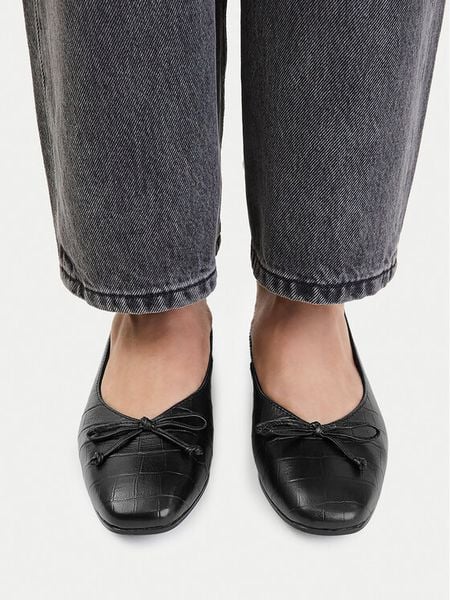 Lasocki Baleriny CEO-RST-ROMI-105 Czarny. Czarne baleriny Lasocki, bez wzorów, ze skóry, bez obcasa. Za 179.99 zł.