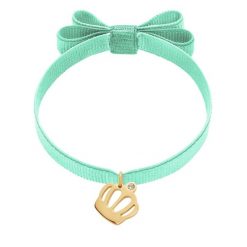 Bransoletka z pozłacaną koroną Queen na miętowej wstążce z podwójną kokardą. Zielone bransoletki Lilou, pozłacane. Za 158.00 zł.