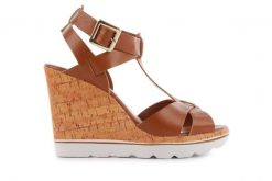 Sandały Dijean 457 721 At. Hazelnt, Brąz, Skóra naturalna - 39. Brązowe sandały Dijean, bez wzorów, ze skóry, klasyczne, bez obcasa, na koturnie, bez zapięcia. W wyprzedaży za 26.10 zł.