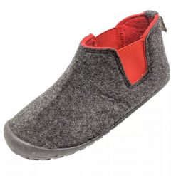 Kapcie GUMBIES BRUMBY BOOT UNISEX. Czerwone obuwie domowe Gumbies, bez wzorów, bez zapięcia. Za 151.99 zł.