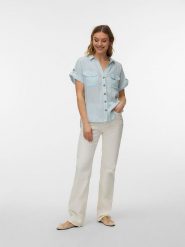 Vero Moda Bluzka w kolorze zielonym rozmiar: L. Zielone bluzki Vero Moda, l, bez wzorów, z wiskozy, bez kołnierzyka, bez ramiączek. Za 69.99 zł.