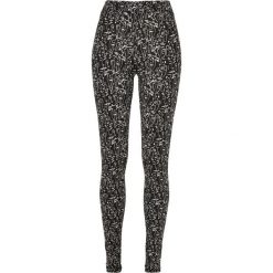 Legginsy damskie Urban Classics Soft AOP. Czarne legginsy Urban Classics, bez wzorów. Za 134.50 zł.