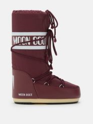 Moon Boot ICON NYLON BOOTS Śniegowce damskie. Czerwone trapery i śniegowce Moon Boot, z nylonu, przed kolano. W wyprzedaży za 687.20 zł.