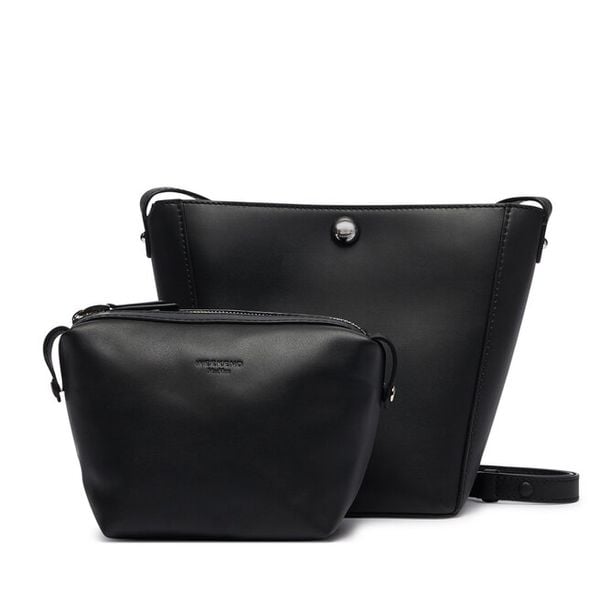 Torebka Weekend Max Mara. Czarne listonoszki Weekend Max Mara, bez wzorów, bez dodatków. Za 1,739.00 zł.