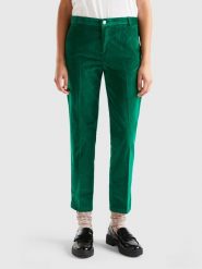 Benetton Spodnie chino w kolorze zielonym rozmiar: W42. Zielone spodnie materiałowe Benetton, na co dzień, bez wzorów. Za 88.02 zł.