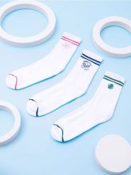 Skarpetki 3 pack - biały. Białe skarpety Sinsay, bez wzorów. Za 15.99 zł.