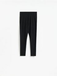 Legginsy z bawełną - czarny. Czarne legginsy Reserved, l, bez wzorów, z bawełny. Za 39.99 zł.