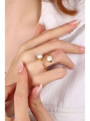 Pierres delicates Pozłacany pierścionek z perłami rozmiar: onesize. Żółte pierścionki Pierres delicates, z perłą, pozłacane. Za 115.27 zł.