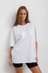 T-SHIRT IZZY "BETTER TOGETHER" BIAŁY M - Flawless. Białe t-shirty Flawless, m, bez wzorów, z bawełny, bez kołnierzyka, bez ramiączek. Za 176.00 zł.