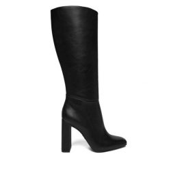 Kozaki Steve Madden. Czarne kozaki Steve Madden, bez obcasa, na słupku, bez zapięcia. Za 729.99 zł.