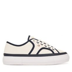 Tenisówki Tommy Hilfiger. Białe trampki TOMMY HILFIGER, bez wzorów, bez zapięcia. Za 409.99 zł.