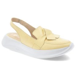 Sandały damskie Armodo, z pełnym przodem na platformie wsuwane wygodne, żółte, 1368-2712. Żółte sandały Armodo, bez wzorów, bez obcasa, na platformie, bez zapięcia. Za 269.00 zł.