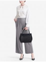 Lia Biassoni Skórzana torebka "Taro" w kolorze czarnym - 28 x 25 x 18 cm rozmiar: onesize. Czarne torby na ramię Lia Biassoni, bez wzorów, z materiału, przez ramię, bez dodatków. Za 260.99 zł.