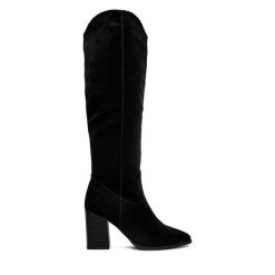 Kozaki JENNY. Czarne kozaki Jenny, bez obcasa, na słupku, bez zapięcia. Za 229.99 zł.