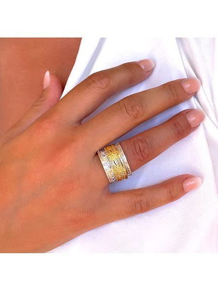 Les Petites Précieuses Pozłacany pierścionek z cyrkoniami rozmiar: 58. Szare pierścionki Les Petites Précieuses, z cyrkonią, pozłacane. Za 304.99 zł.