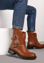 Brązowe Asymetryczne Botki z Ozdobnymi Klamrami przy Cholewce Marinissa. Brązowe botki Renee, bez wzorów, z jeansu, bez obcasa, na obcasie, bez zapięcia. Za 129.99 zł.
