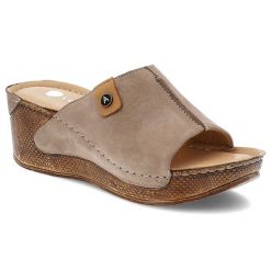 Beżowe Klapki Armodo Modne Obuwie Damskie Na Koturnie. Brązowe klapki Armodo, bez wzorów, ze skóry, bez obcasa, na koturnie. Za 259.00 zł.