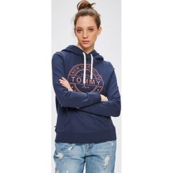 Tommy Jeans - Bluza. Szare bluzy sportowe Tommy Jeans, l, z nadrukiem, z bawełny, z kapturem. W wyprzedaży za 299.90 zł.