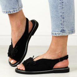 Czarne zamszowe sandały damskie z motylem Jezzi 2266-10. Czarne sandały Jezzi, z aplikacjami, z zamszu, eleganckie, bez obcasa, bez zapięcia. Za 149.00 zł.