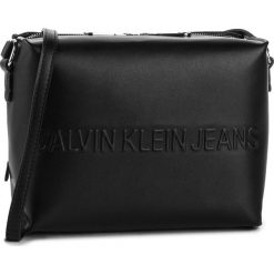 Torebka CALVIN KLEIN JEANS - Box Camera Bag K60K605779 001. Czarne listonoszki Calvin Klein Jeans, bez wzorów, z jeansu, bez dodatków. Za 359.00 zł.