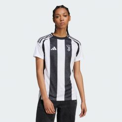 Koszulka Juventus 24/25 Home. Białe bluzki Adidas, l, bez wzorów, z materiału, sportowe, bez kołnierzyka, bez ramiączek. Za 449.00 zł.