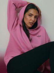 4F Bluza dresowa loose z kapturem damska - różowa M. Czerwone bluzy 4f, m, bez wzorów, z bawełny, z kapturem. Za 189.99 zł.