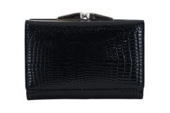 Czarny lakierowany portfel skórzany damski. Czarne portfele Barberini's, bez wzorów, z lakierowanej skóry. Za 135.99 zł.