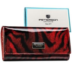 Lakierowany, czerwony portfel damski ze skóry naturalnej i ekologicznej w zwierzęcy wzór PTN PS401-TDS Peterson. Czerwone portfele Peterson, bez wzorów, z lakierowanej skóry. Za 119.99 zł.