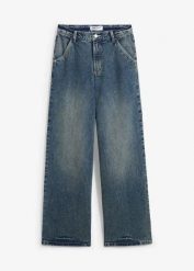 Dżinsy wide leg z wysokim stanem o niskiej elastyczności. Niebieskie jeansy bonprix, bez wzorów, z podwyższonym stanem. Za 149.99 zł.