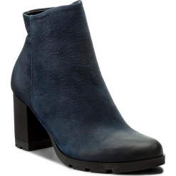 Botki EDEO - 2257A-826 Granat. Niebieskie botki Edeo, bez wzorów, z nubiku, bez obcasa, bez zapięcia. W wyprzedaży za 249.00 zł.