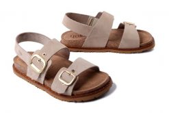 YOKONO BOLUS-252 NOB SAND, sandały damskie. Brązowe sandały Yokono, bez wzorów, bez obcasa, na płaskiej podeszwie, bez zapięcia. Za 231.92 zł.