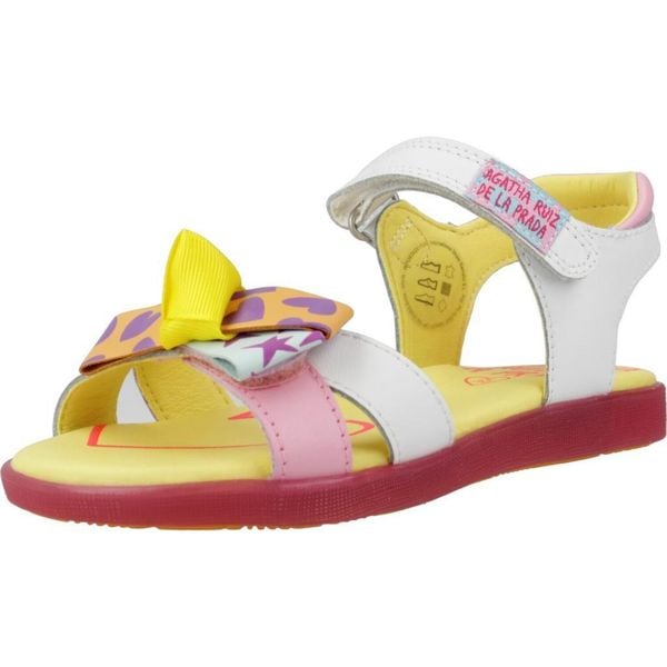 Sandały AGATHA RUIZ DE LA PRADA 242961A Biały. Białe sandały Agatha Ruiz de la Prada, bez wzorów, ze skóry, bez obcasa, bez zapięcia. Za 167.99 zł.