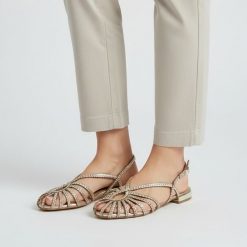 Sandały damskie Gioseppo, cholewka ze skóry naturalnej metalizowanej cienkie paski z plecionym wykończeniem regulowane zapięcie przy pięcie odkryte p. Żółte sandały Hot Potatoes by Gioseppo, bez wzorów, ze skóry, bez obcasa, na obcasie, bez zapięcia. Za 349.00 zł.