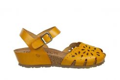 Sandały Yokono Monaco-247 Vaquetill Mostaza, Żółty, Skóra naturalna - 40. Żółte sandały Yokono, bez wzorów, z materiału, eleganckie, bez obcasa, na koturnie, bez zapięcia. W wyprzedaży za 152.10 zł.