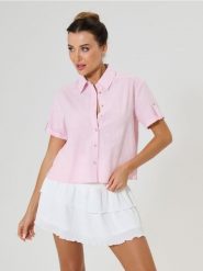 Bawełniana koszula z krótkim rękawem - różowy. Czerwone koszule Sinsay, l, bez wzorów, z bawełny, bez kołnierzyka, bez ramiączek. Za 39.99 zł.