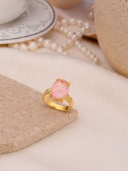 Pierres de Jade Pozłacany pierścionek z cyrkonią rozmiar: onesize. Różowe pierścionki Pierres de Jade, z cyrkonią, pozłacane. Za 38.95 zł.