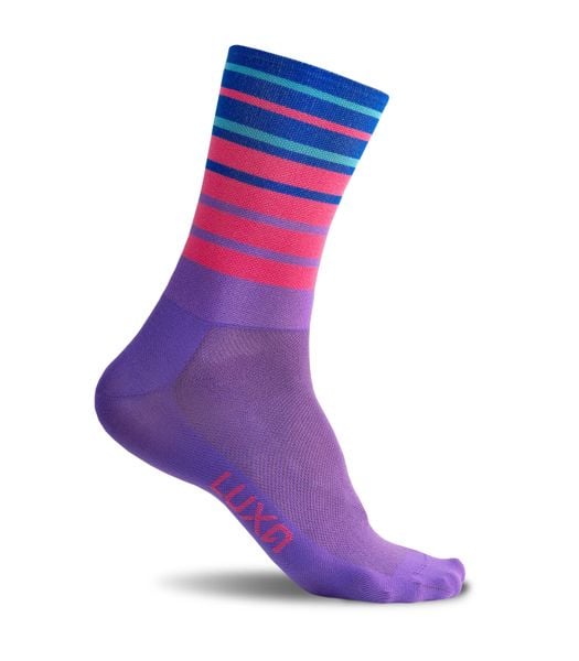 Skarpety Rowerowe dla dorosłych unisex LUXA Dynamic. Czerwone skarpety LUXA, bez wzorów, z materiału. Za 49.90 zł.