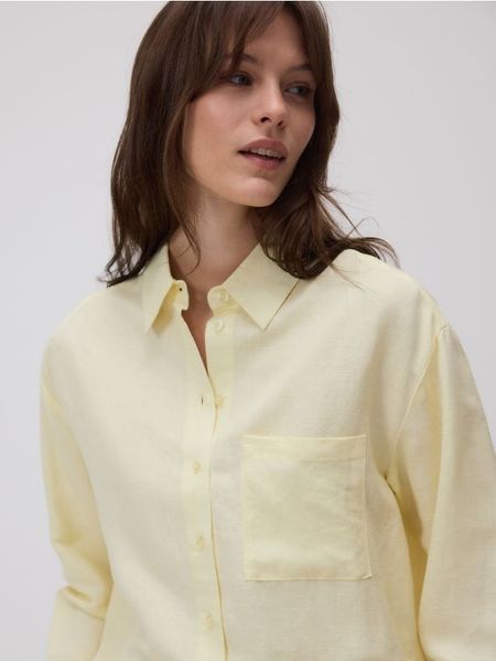 Koszula z lnem - jasnożółty. Żółte koszule Reserved, l, bez wzorów, z tkaniny, bez kołnierzyka, bez ramiączek. W wyprzedaży za 89.99 zł.