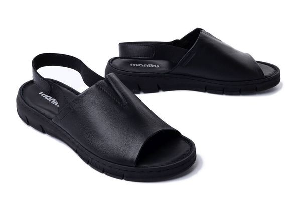 MANITU 910216-01 schwarz, sandały damskie. Czarne sandały Manitu, bez wzorów, z gumy, bez obcasa, bez zapięcia. Za 284.90 zł.