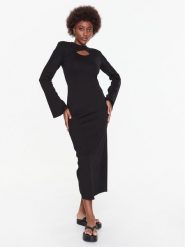 Gestuz Sukienka codzienna Anka 10906826 Czarny Slim Fit. Czarne sukienki Gestuz, na co dzień, s, bez wzorów, z wiskozy, bez kołnierzyka, bez ramiączek, proste. Za 319.99 zł.