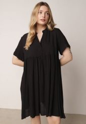 Czarna Rozkloszowana Sukienka w Koszulowym Stylu z Bawełny Normae. Czarne sukienki Born2be, do pracy, l, bez wzorów, z bawełny, biznesowe, bez kołnierzyka, bez ramiączek, midi, koszulowe. Za 89.99 zł.
