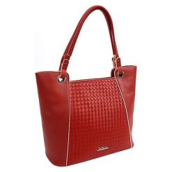 Doca Damska torebka 14583. Torby na ramię Doca, bez wzorów, eleganckie, na ramię, bez dodatków. W wyprzedaży za 177.00 zł.