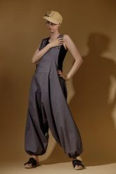 Spodnie damskie Hultaje szare. Szare spodnie materiałowe Hultaj Polski, do pracy, s, bez wzorów, z bawełny, moda ciążowa. Za 489.00 zł.