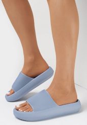 Niebieskie Klapki z Pianki o Minimalistycznym Designie Kaseis. Niebieskie klapki Born2be, bez wzorów, bez obcasa. Za 39.99 zł.