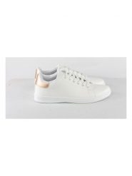 C'M Sneakersy w kolorze złoto-białym rozmiar: 36. Białe trampki C'M, bez wzorów, z materiału, bez zapięcia. Za 108.45 zł.